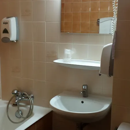 Estival Arriel Otel Lourdes