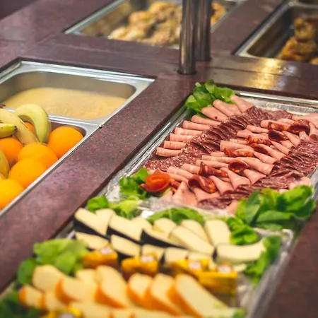 Estival Arriel Готель